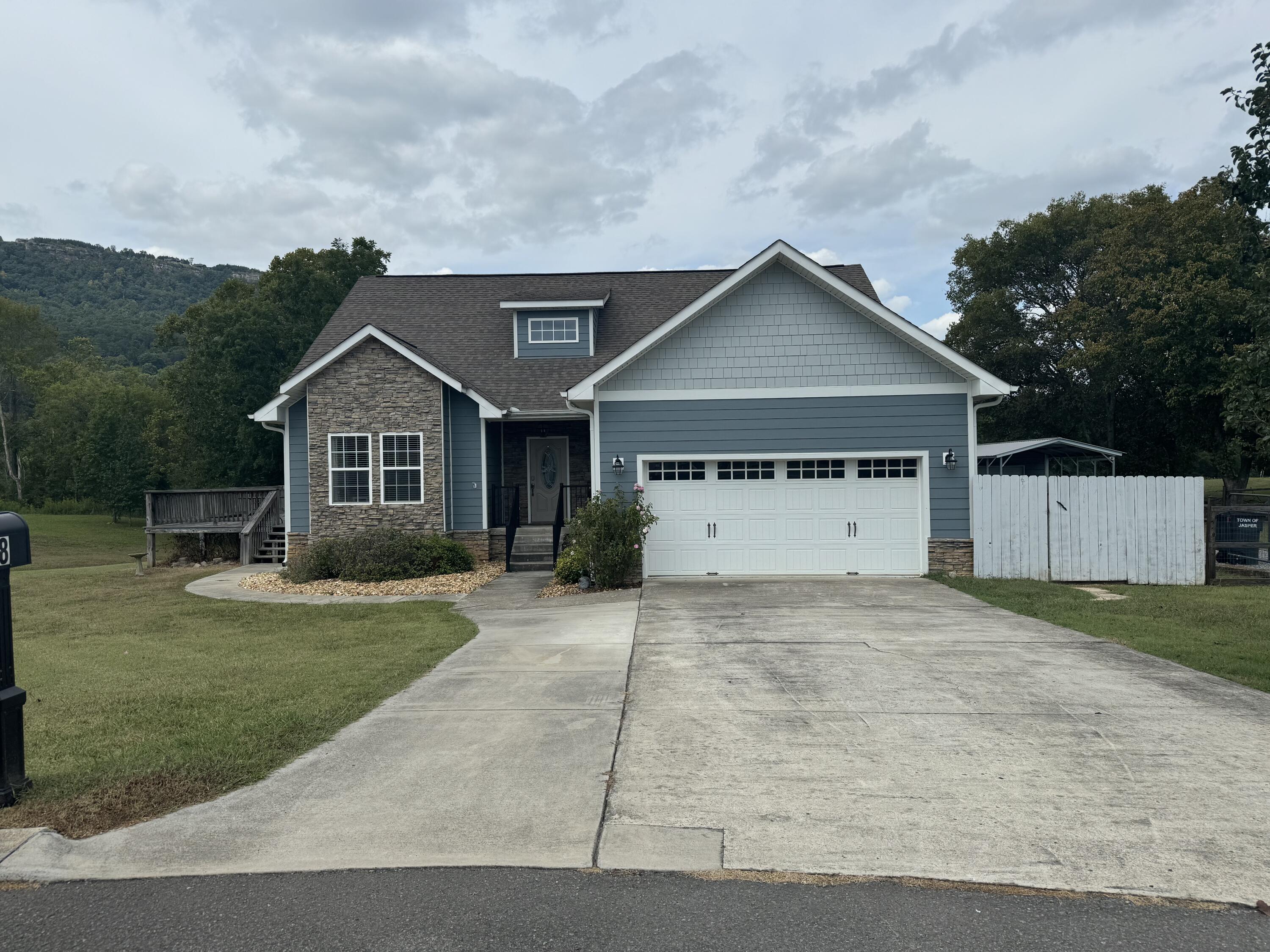 A beautiful property in  Jasper, TN